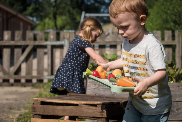 4725-boy-carry-scaled